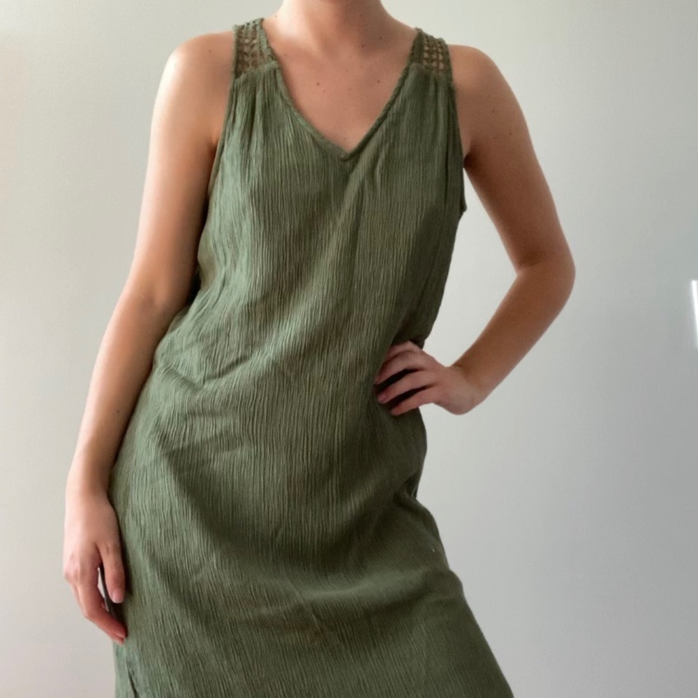 Green Dress - Picture 3 of 7